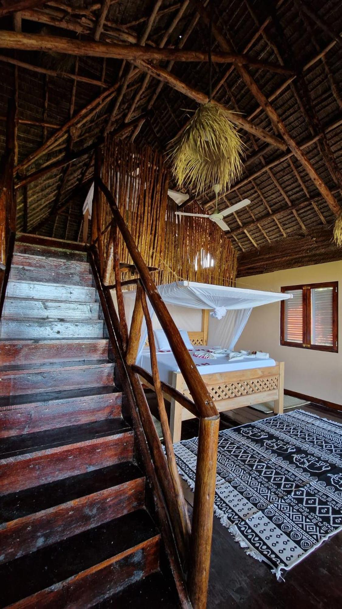 Monkey Mountain Lodge Mtende Exterior photo